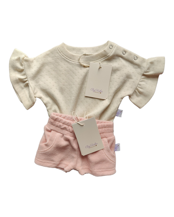 Setje ByTasha korte broek badstof roze en t-shirt met ruffles