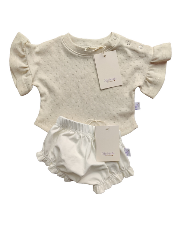 Setje ecru ruffles shirt en bloomer ByTasha